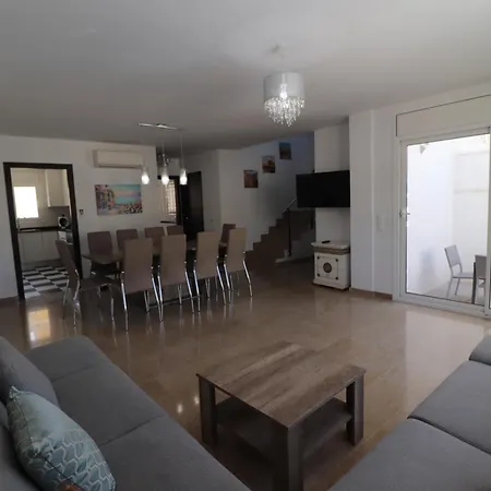 Llevant Villa Miami Playa